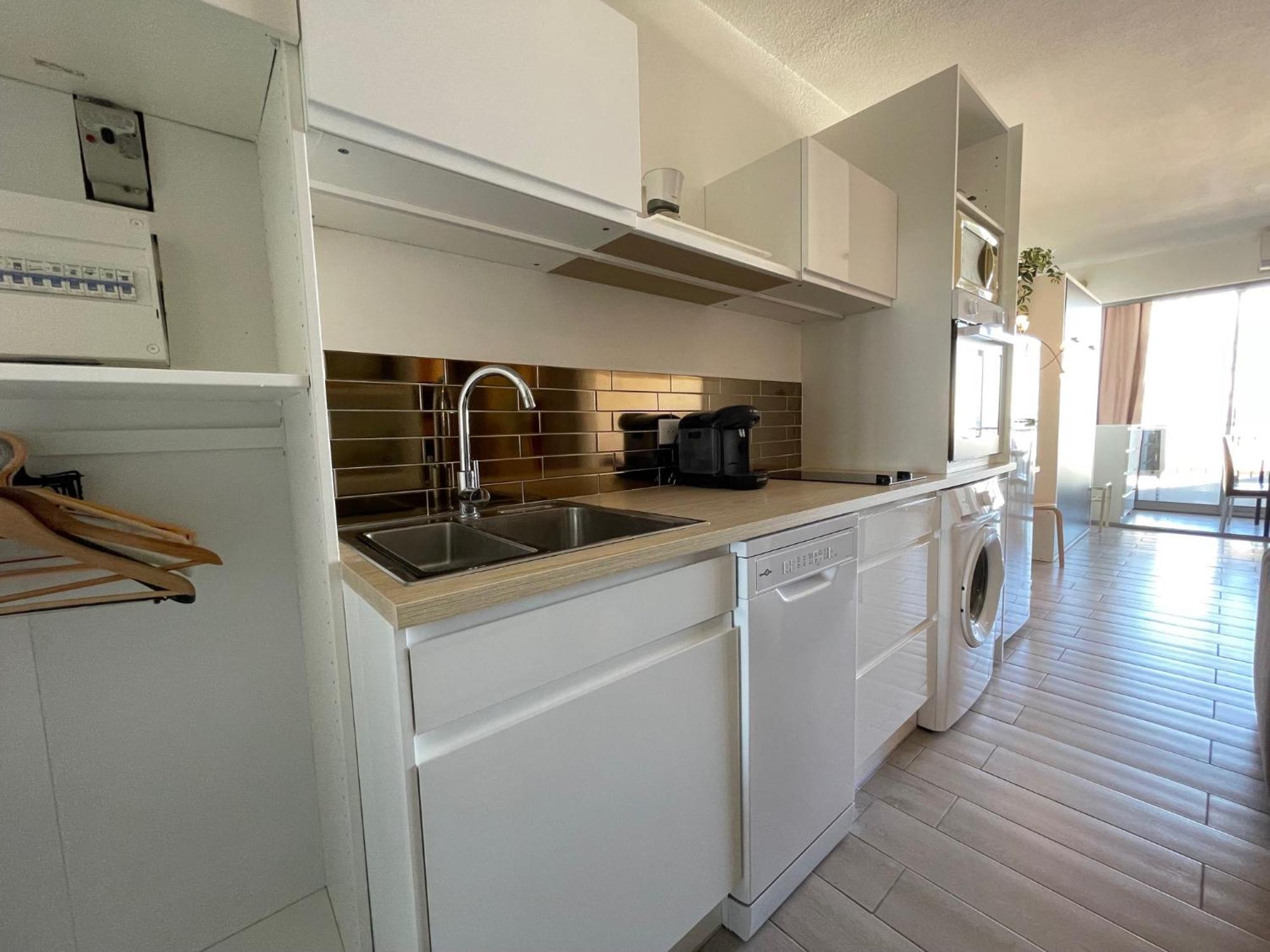 Studio 2-3 Pers Parking Clim Vue Port Et Mer Ла-Гранд-Мот Экстерьер фото